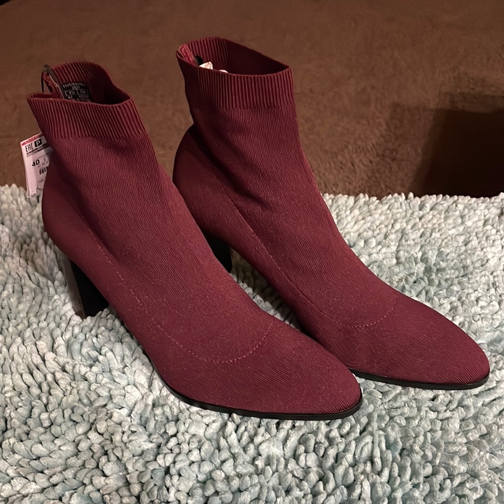 Zara burgundy Ankle boots NWT